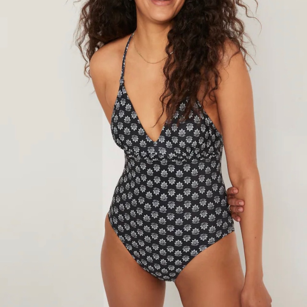 NWT Old Navy one piece swimsuit